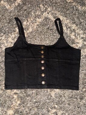 Black Button-Front Cropped Tank Top with Straps